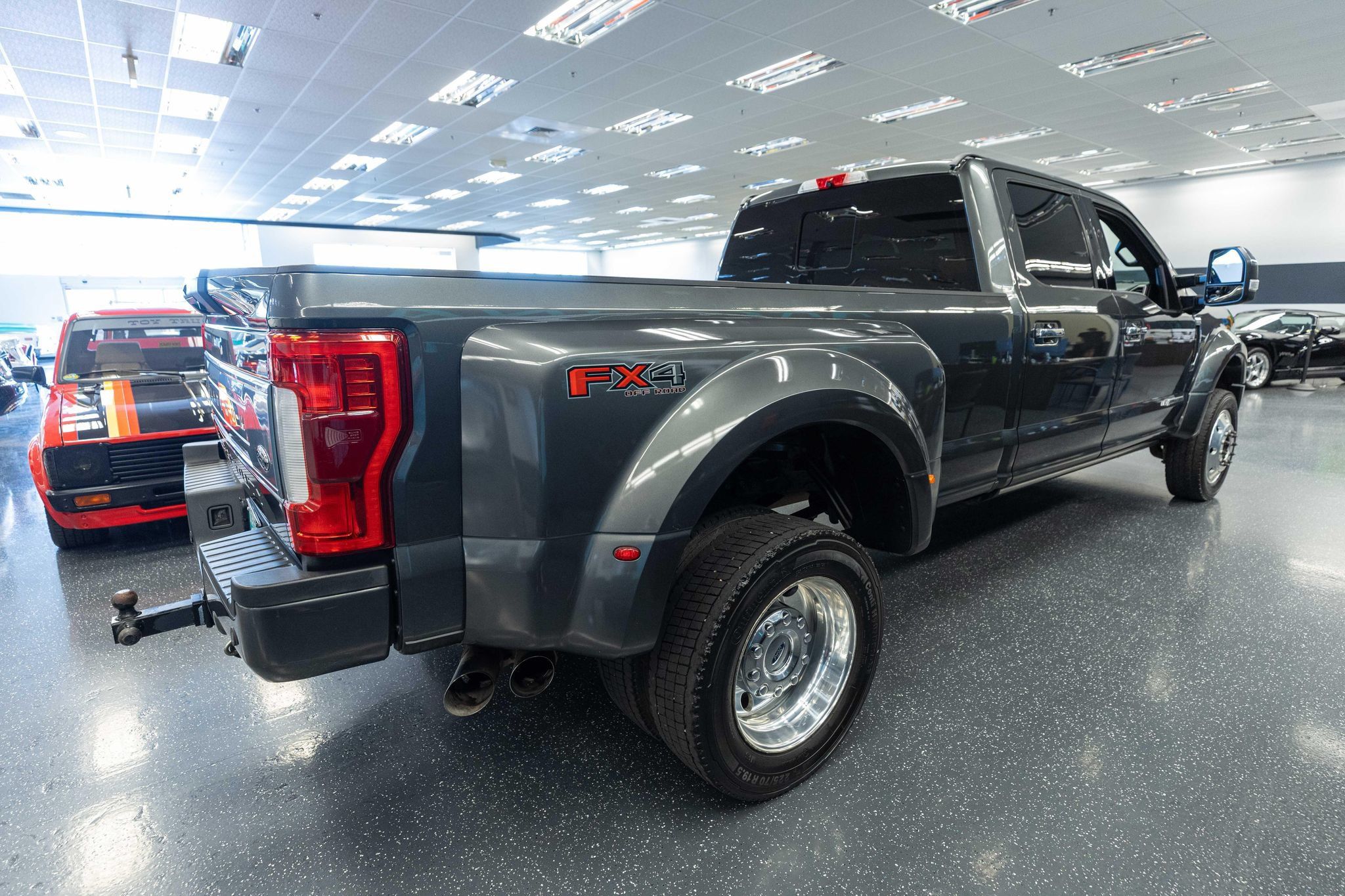 Used 2019 Ford F450 Platinum w/ Platinum Ultimate Package AWD/4WD image 5