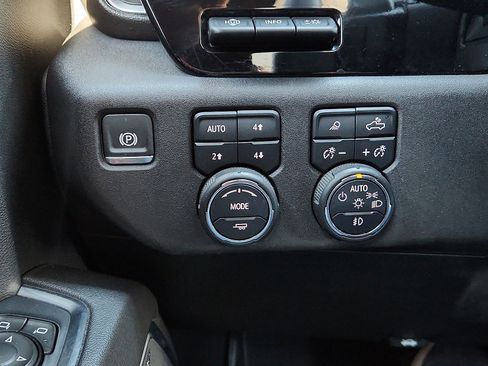 Used 2024 Chevrolet Silverado 1500 High Country w/ High Country Premium Package image 21