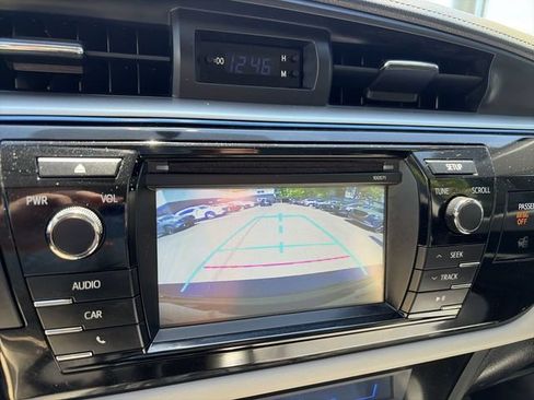 Used 2016 Toyota Corolla LE FWD image 17