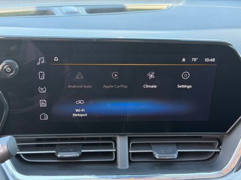 Used 2025 Chevrolet Trax LT w/ LT Convenience Package image 27