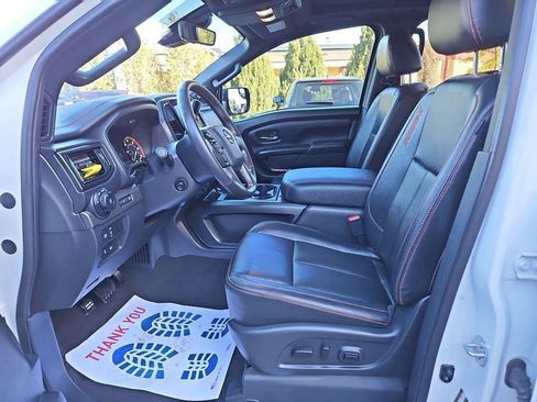 Used 2023 Nissan Titan PRO-4X w/ Pro-4x Convenience Package image 12