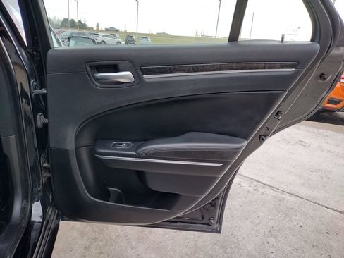 Used 2017 Chrysler 300 C w/ Safetytec Group II image 22