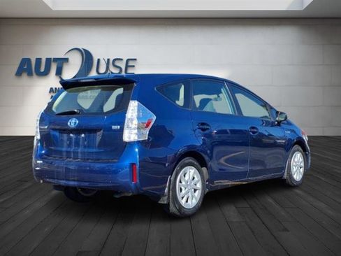 Used 2014 Toyota Prius V Two image 10