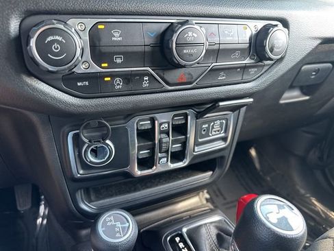 Used 2024 Jeep Wrangler Sport S image 51