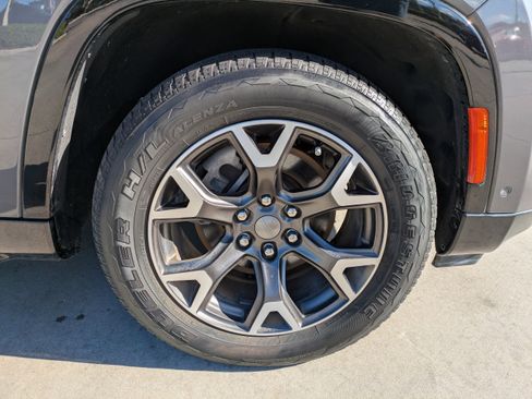 Used 2023 Jeep Wagoneer Series III w/ Convenience Group I image 9