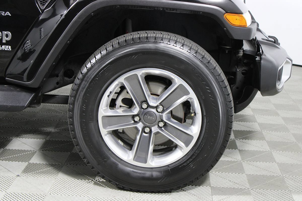 Used 2022 Jeep Wrangler Unlimited Sahara AWD/4WD image 27