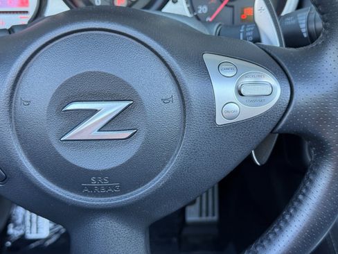 Used 2010 Nissan 370Z Touring RWD image 19