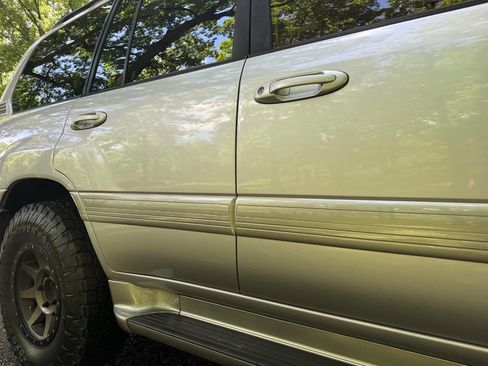 Used 2001 Toyota Land Cruiser AWD/4WD image 32