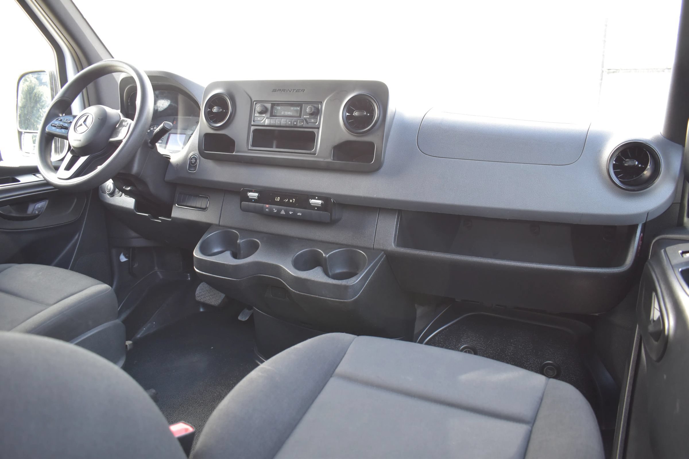 Used 2021 Mercedes-Benz Sprinter 2500 image 12