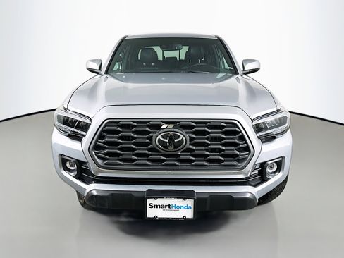 Used 2022 Toyota Tacoma TRD Off-Road w/ TRD Premium Off Road Package AWD/4WD image 2