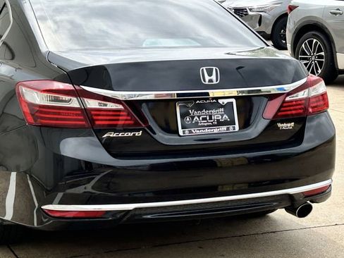 Used 2017 Honda Accord EX image 6