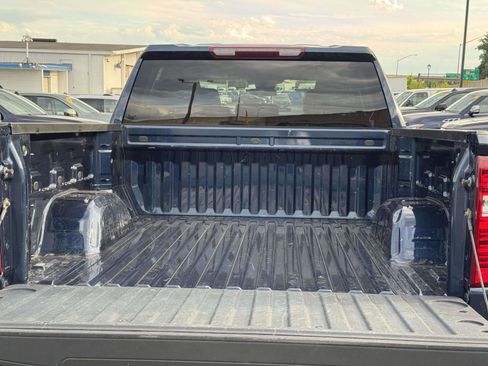 Used 2022 Chevrolet Silverado 1500 LT AWD/4WD image 16