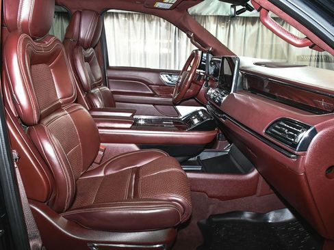 Used 2018 Lincoln Navigator Black Label w/ Cargo Package AWD/4WD image 69