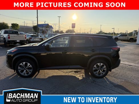 Used 2021 Nissan Rogue SV AWD/4WD image 3