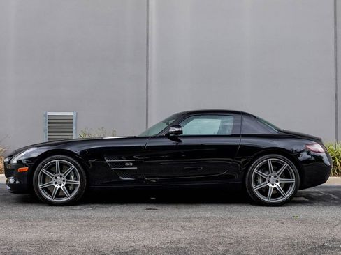 Used 2011 Mercedes-Benz SLS AMG Coupe image 3