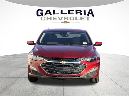 Used 2024 Chevrolet Malibu LT image 3