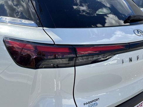 Used 2025 INFINITI QX60 Sensory w/ Vision Package AWD/4WD image 9