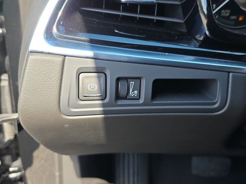 Used 2024 Cadillac XT6 Luxury FWD image 29