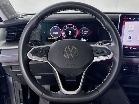 Certified 2025 Volkswagen Tiguan SE AWD/4WD image 13