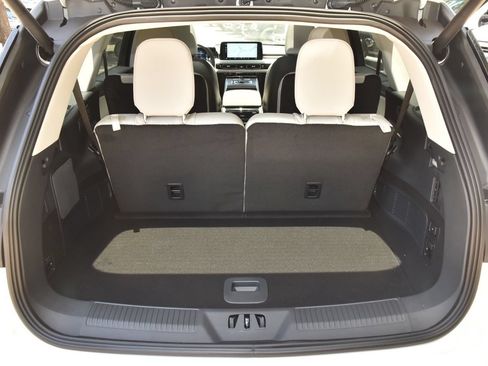 New 2026 Lincoln Aviator 2WD image 36