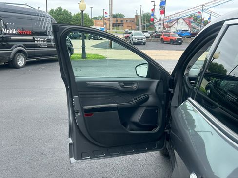 Used 2024 Ford Escape Active AWD/4WD image 16
