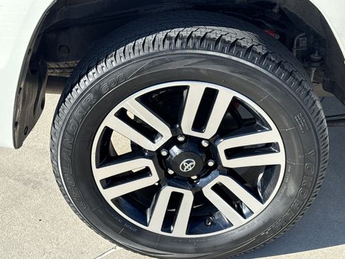 Used 2023 Toyota 4Runner Limited image 12