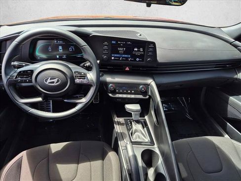 Certified 2025 Hyundai Elantra Sport FWD image 19