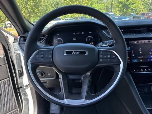 New 2027 Jeep Grand Cherokee Limited AWD/4WD image 24