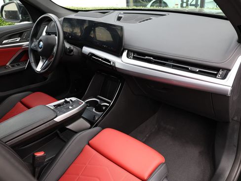 Used 2025 BMW X1 xDrive28i image 21