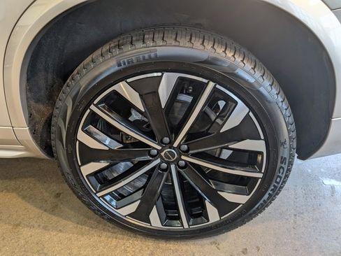 Used 2026 Volvo XC90 B5 Plus w/ Protection Package image 9