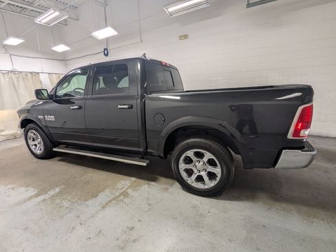 Used 2018 RAM 1500 Laramie w/ Convenience Group AWD/4WD image 10