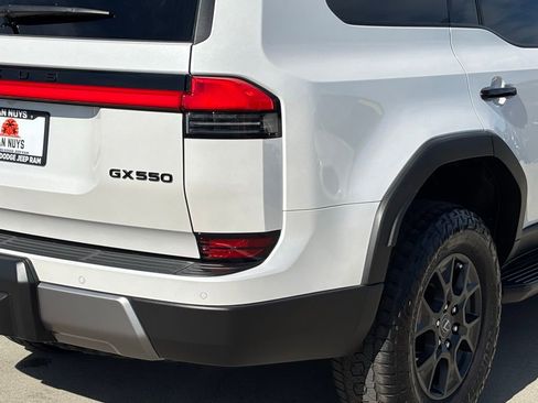 Used 2024 Lexus GX 550 image 6
