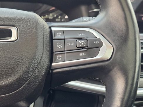 Used 2022 Jeep Compass Latitude w/ Sun and Sound Group image 32