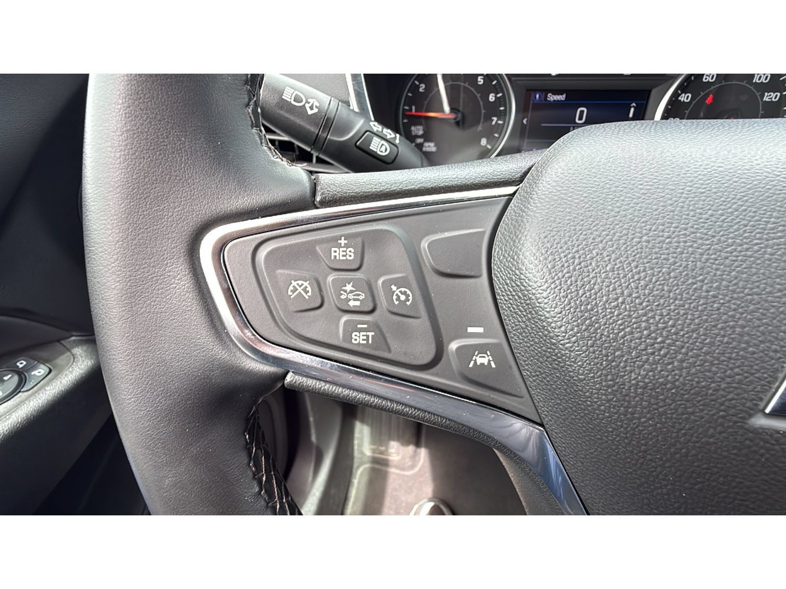 Used 2024 Chevrolet Equinox LT FWD image 28