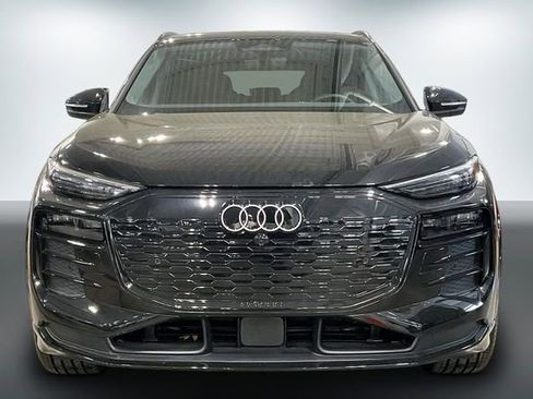 Used 2025 Audi Q6 e-tron Prestige AWD/4WD image 3