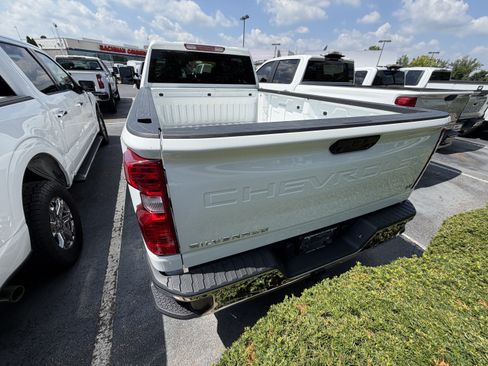 Used 2025 Chevrolet Silverado 2500 LT w/ Convenience Package AWD/4WD image 6