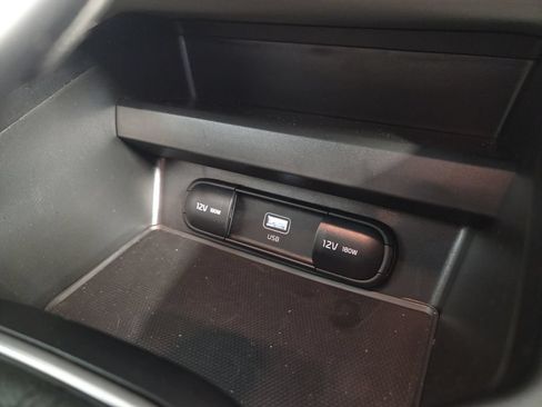 Used 2025 Kia Soul LX w/ LX Technology Package FWD image 18
