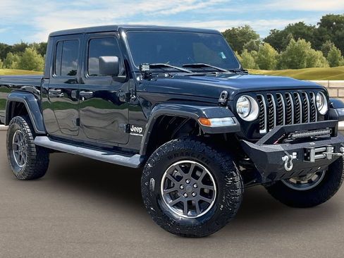Used 2022 Jeep Gladiator Overland w/ Popular Equipment Package AWD/4WD image 2