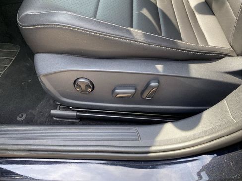 Used 2024 Volkswagen Jetta SE FWD image 7