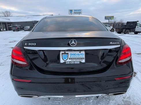 Used 2017 Mercedes-Benz E 300 4MATIC image 7