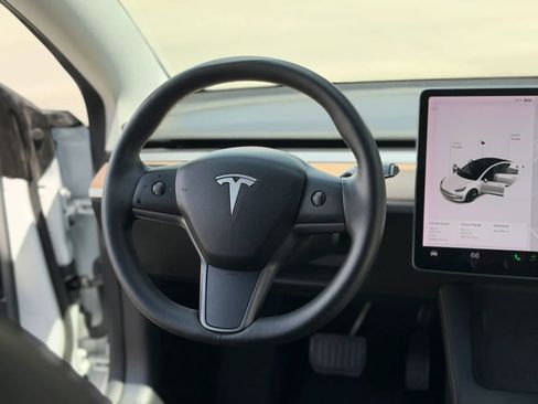Used 2021 Tesla Model 3 Standard Range Plus RWD image 24