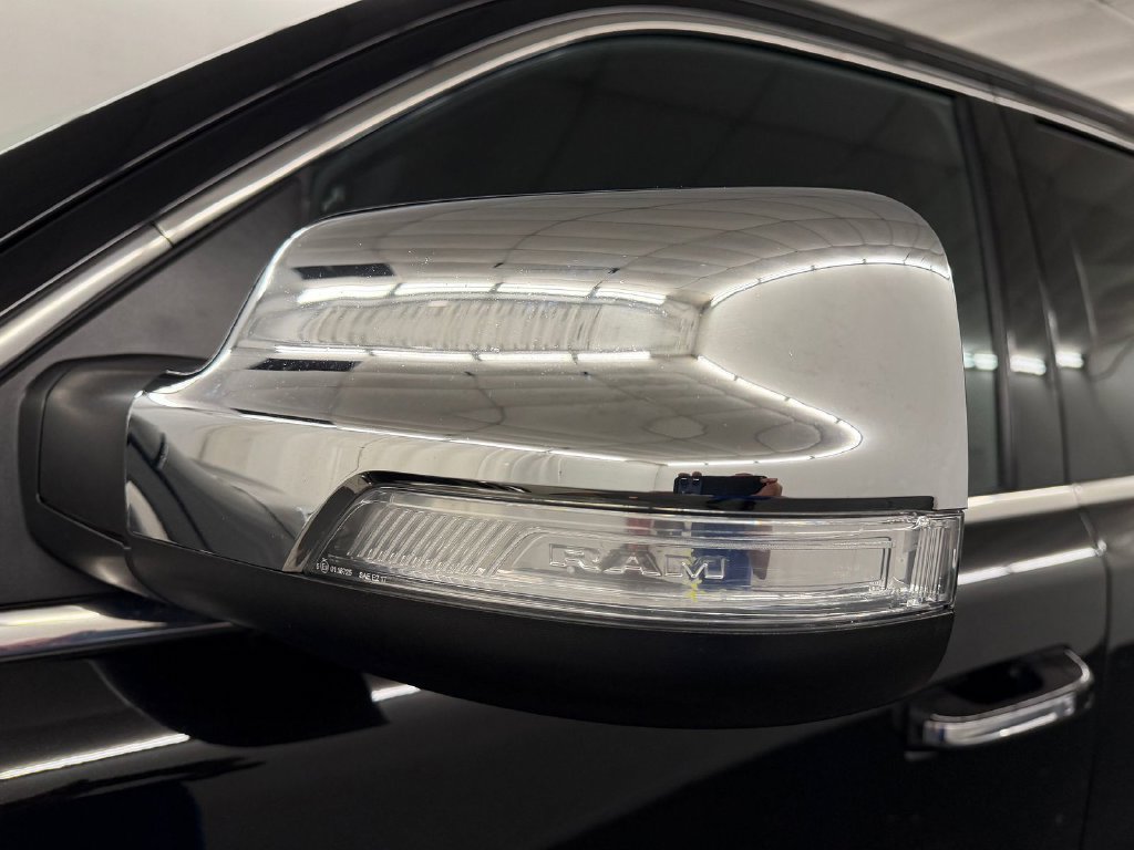 Used 2022 RAM 1500 Limited w/ Body-Colour Bumper Group AWD/4WD image 7