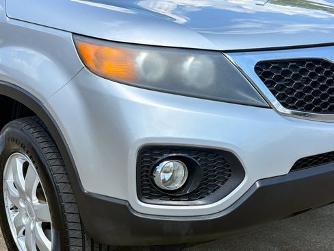 Used 2012 Kia Sorento LX w/ Convenience Pkg AWD/4WD image 3