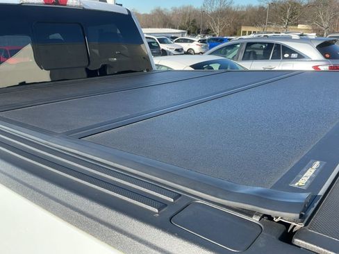 Used 2022 Ford F150 Lariat image 10