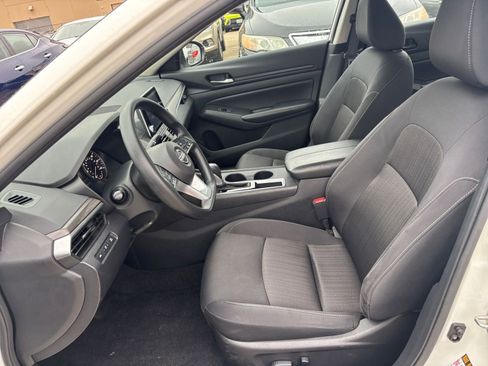 Used 2025 Nissan Altima 2.5 SV image 27