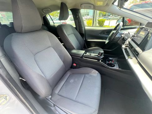 Used 2024 Toyota Prius LE FWD image 25