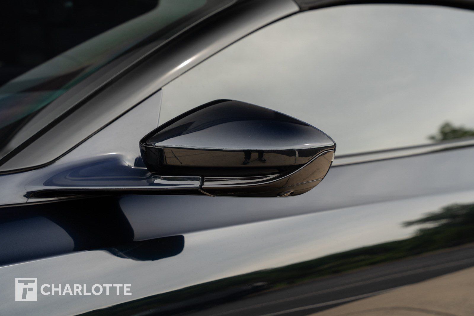 Used 2019 Aston Martin DB11 Volante RWD image 8