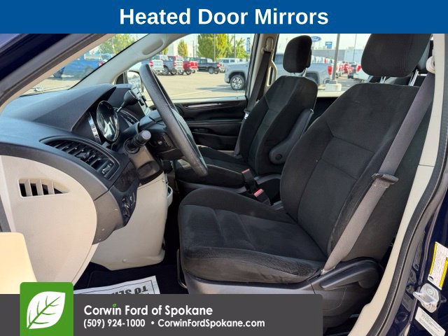 Used 2015 Dodge Grand Caravan American Value Package FWD image 2