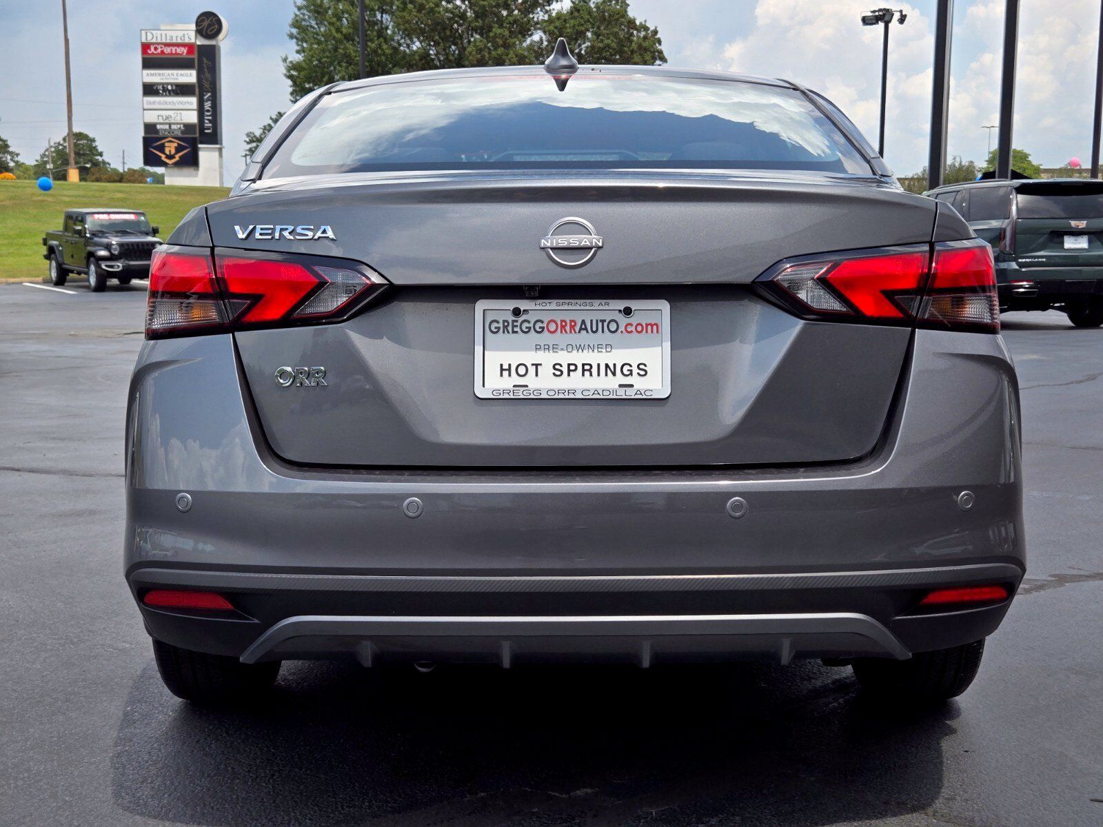 Used 2025 Nissan Versa SV w/ Trunk Package FWD image 4