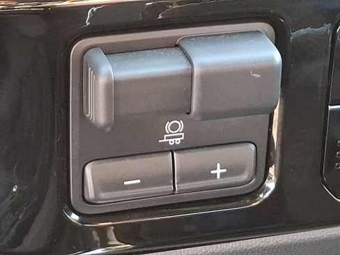 Used 2024 Chevrolet Silverado 1500 LT Trail Boss image 29